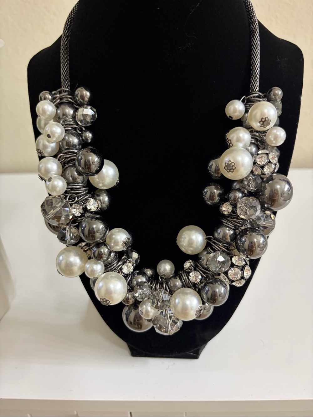 Paparazzi Z Collection Pearl Crystal Statement Necklace Silver Tone